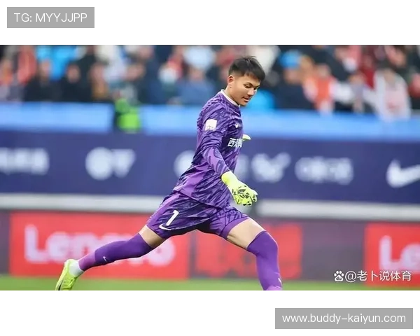 豪门对决再掀波澜国脚绝杀点燃联赛争冠悬念球迷热议主帅战术博弈