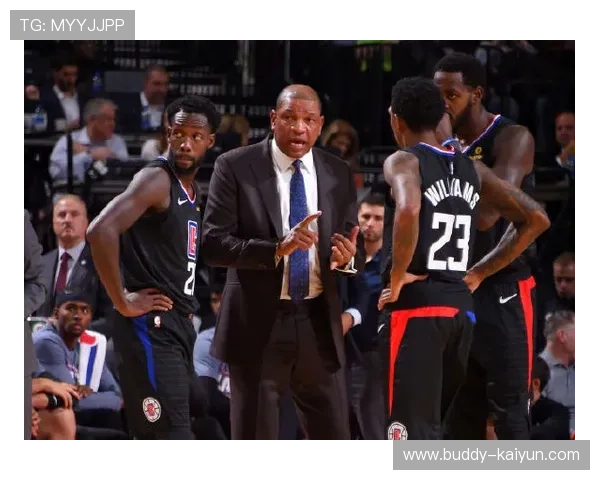 快船队新赛季阵容调整引发球迷热议与期待